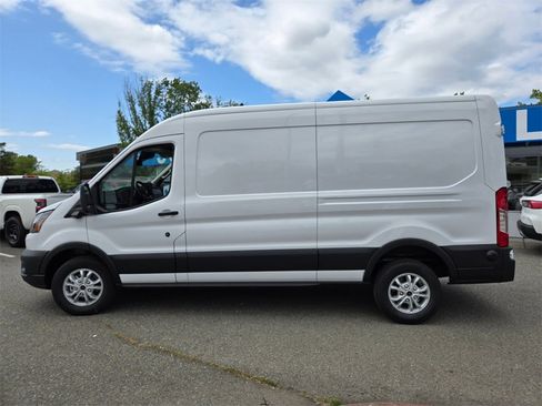New 2025 Ford Transit 250 148 Medium Roof image 9