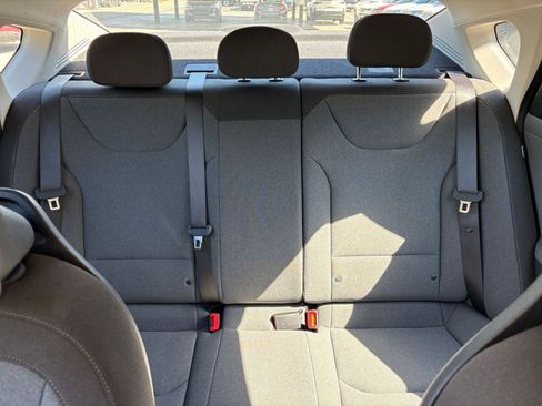 Used 2025 Kia K4 FWD image 36