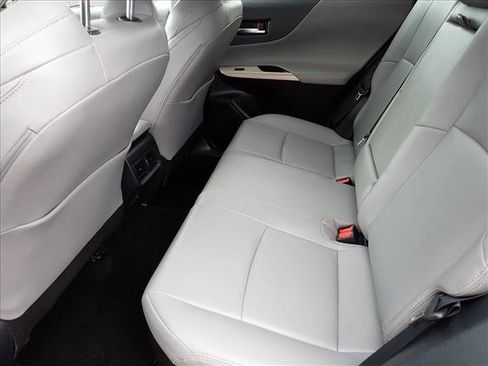 Used 2024 Toyota Venza XLE AWD/4WD image 10
