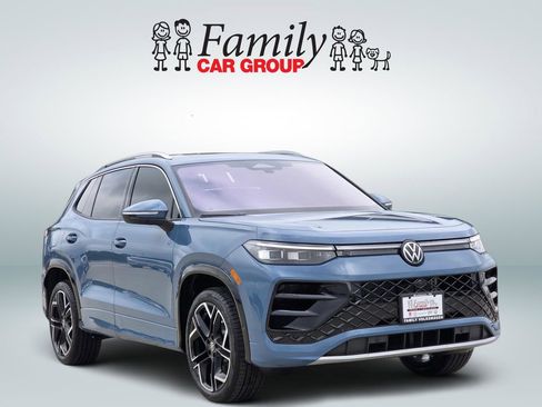 New 2026 Volkswagen Tiguan SEL R-Line AWD/4WD image 2