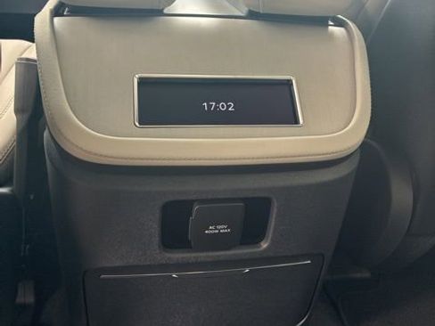 New 2026 Lincoln Navigator Reserve AWD/4WD image 22