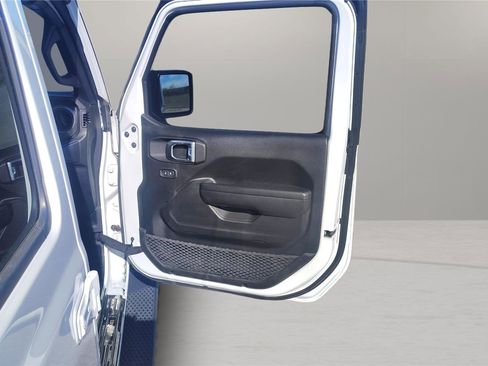 Used 2023 Jeep Wrangler Freedom Edition w/ LED Headlamp & Fog Lamp Group image 17