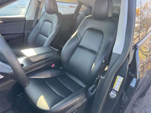 Used 2024 Tesla Model Y Performance image 37