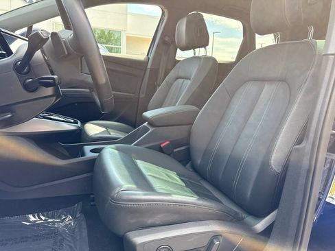 Used 2023 Audi Q4 e-tron Prestige AWD/4WD image 9