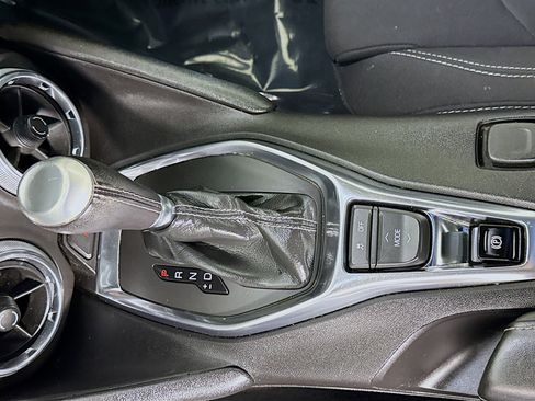 Used 2019 Chevrolet Camaro LT image 20