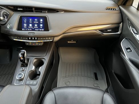 Used 2023 Cadillac XT4 Sport image 35