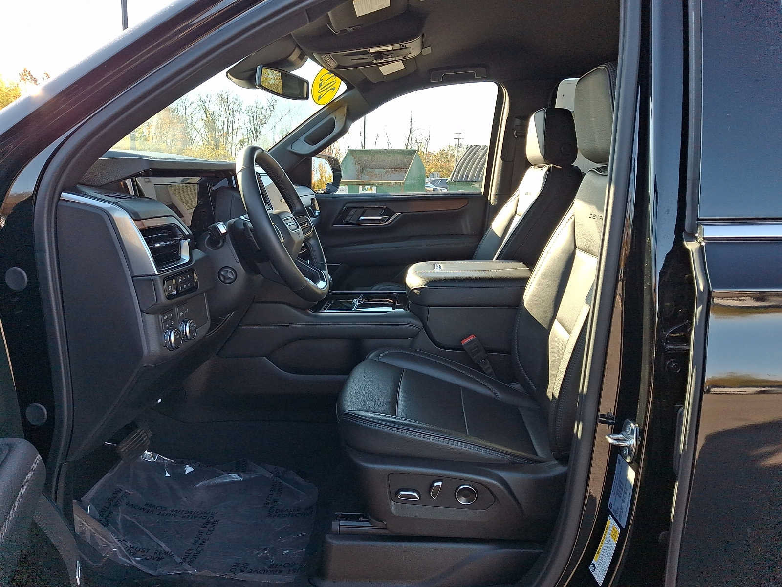Used 2025 GMC Yukon Denali AWD/4WD image 15