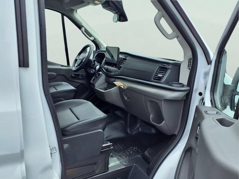 New 2026 Ford Transit 250 148 Medium Roof w/ Load Area Protection Package RWD image 18
