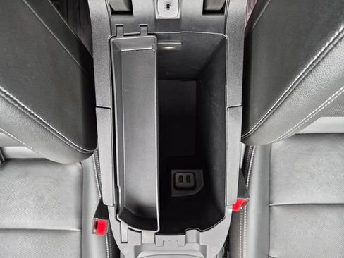 Used 2022 GMC Terrain SLT w/ Infotainment Package II AWD/4WD image 35