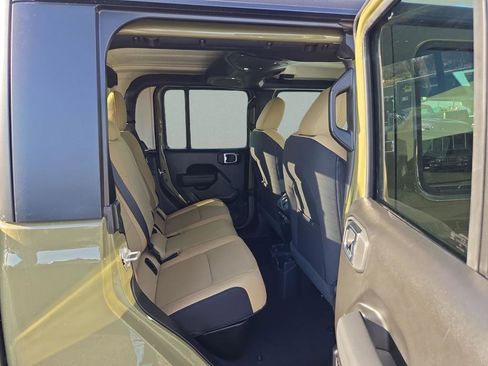 New 2026 Jeep Gladiator Willys AWD/4WD image 26