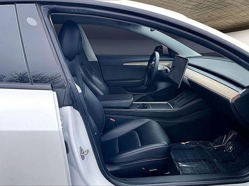 Used 2021 Tesla Model 3 Standard Range Plus image 7