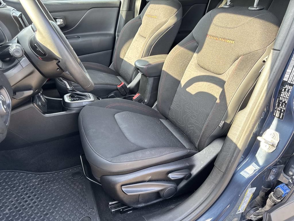 Used 2023 Jeep Renegade Trailhawk AWD/4WD image 27