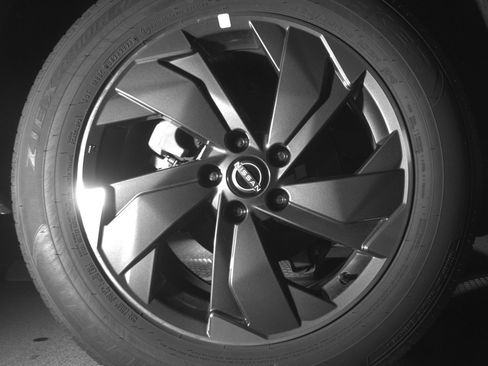 Used 2025 Nissan Rogue SV image 15