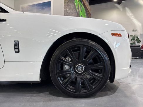Used 2017 Rolls-Royce Dawn image 18