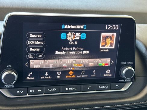 Used 2024 Nissan Rogue SV image 16