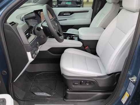 New 2026 Chevrolet Suburban Premier w/ Sun And Tow Package image 18