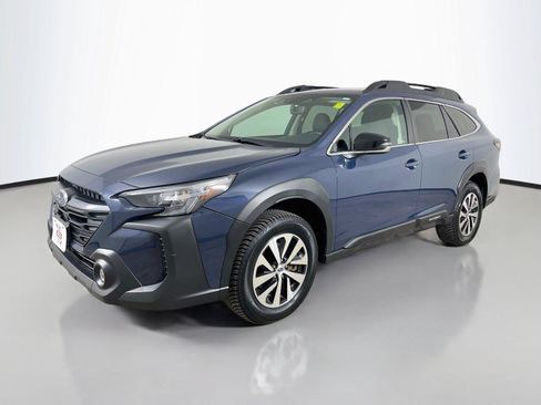 Used 2024 Subaru Outback Premium AWD/4WD image 4