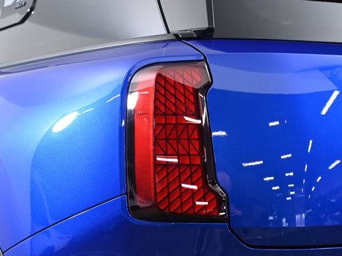 Used 2025 MINI Cooper Countryman S w/ Comfort Package Max image 7