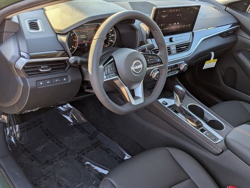New 2026 Nissan Altima 2.5 SR w/ SR Premium Package FWD image 2