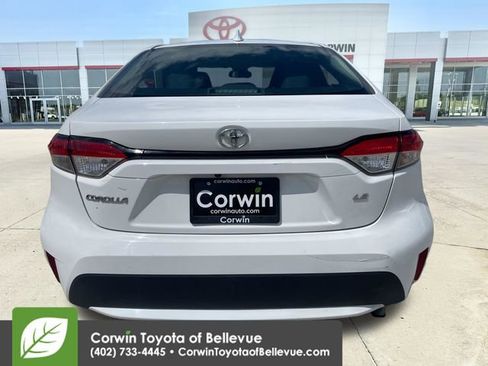 Used 2020 Toyota Corolla LE FWD image 4