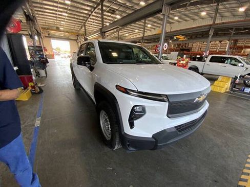 Used 2024 Chevrolet Silverado EV W/T AWD/4WD image 4