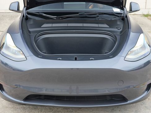 Used 2022 Tesla Model Y Long Range AWD/4WD image 8