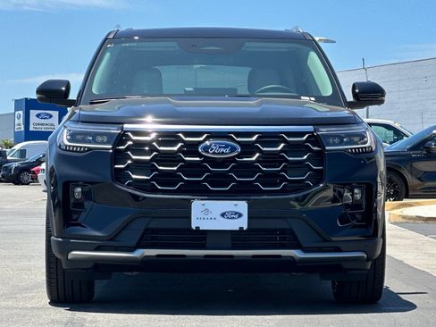 New 2026 Ford Explorer Platinum w/ LUX Leather Package AWD/4WD image 8