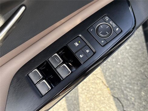 Used 2022 Lexus ES 300h w/ Premium Package FWD image 19