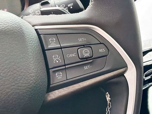 New 2026 Jeep Grand Cherokee L Limited AWD/4WD image 39
