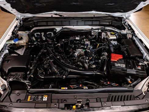 Used 2023 Ford Bronco Wildtrak image 32