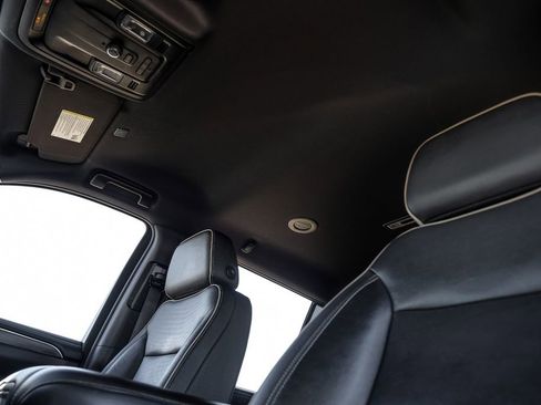 Used 2021 GMC Yukon XL SLT image 34