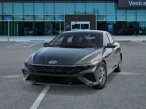 New 2026 Hyundai Elantra SE FWD image 6