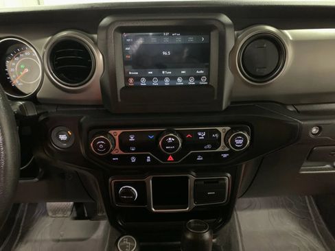 Used 2023 Jeep Gladiator Sport image 35