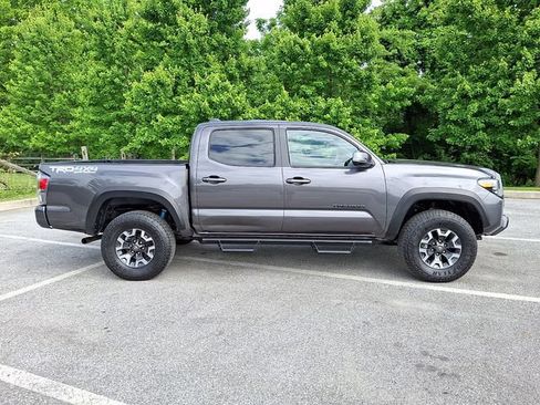 Certified 2023 Toyota Tacoma TRD Off-Road w/ Technology Package AWD/4WD image 7