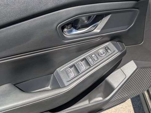 Used 2025 Honda Accord Sport image 15