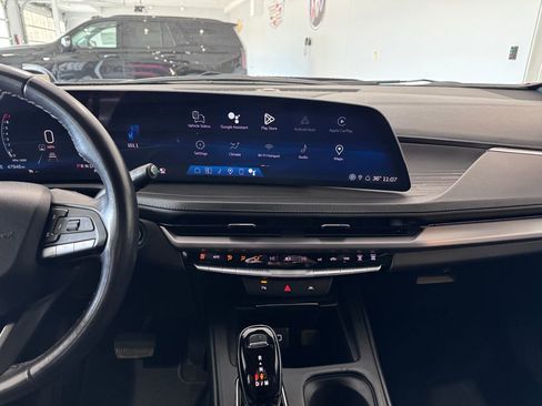 Certified 2024 Cadillac XT4 Premium Luxury AWD/4WD image 17