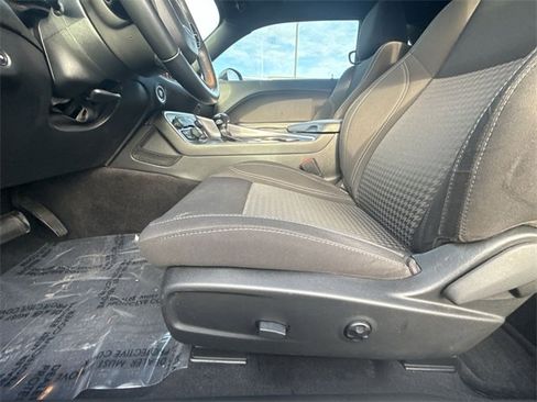 Used 2018 Dodge Challenger SXT image 12