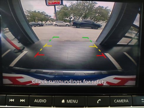 Used 2022 Nissan Rogue SV image 18