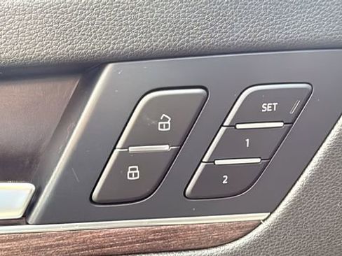 Used 2022 Audi Q5 2.0T Premium w/ Convenience Package image 12