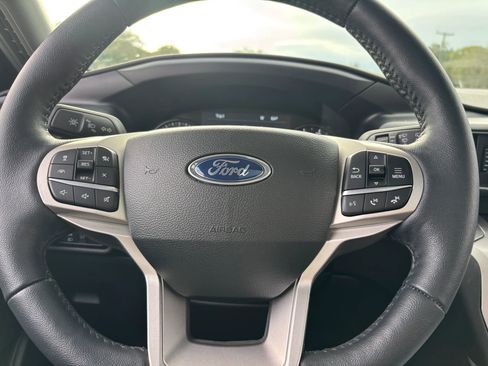 Used 2023 Ford Explorer XLT w/ Equipment Group 202A image 11