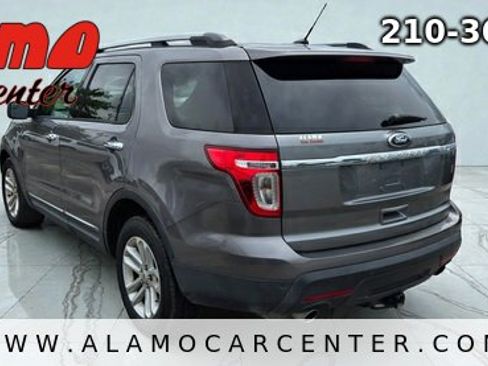 Used 2013 Ford Explorer XLT FWD image 3