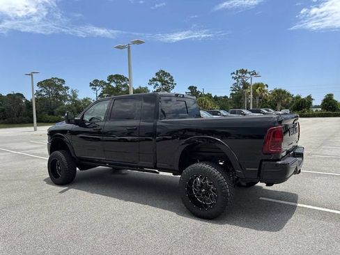 Used 2026 RAM 2500 Limited AWD/4WD image 5