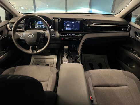 Used 2025 Toyota Camry LE w/ Convenience Package AWD/4WD image 9
