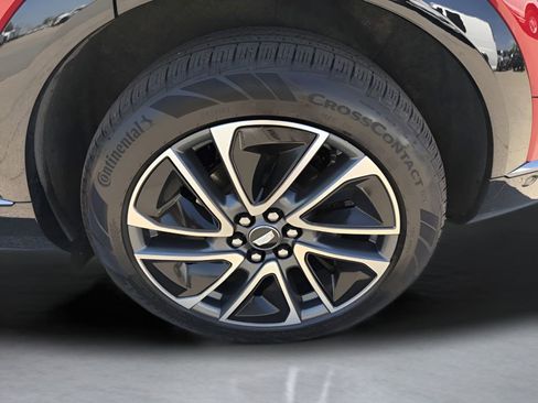 Used 2025 Cadillac Optiq Sport 2 w/ LPO, Floor Liner Package AWD/4WD image 33