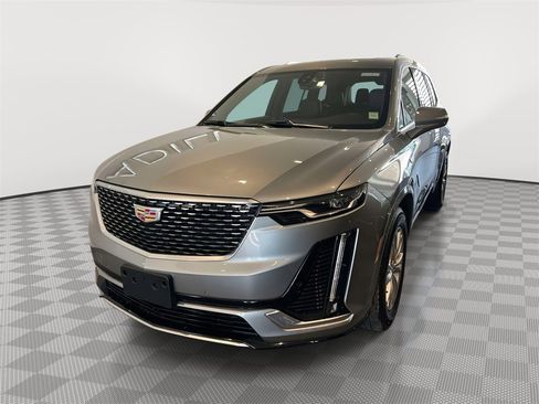 Certified 2025 Cadillac XT6 Luxury image 3