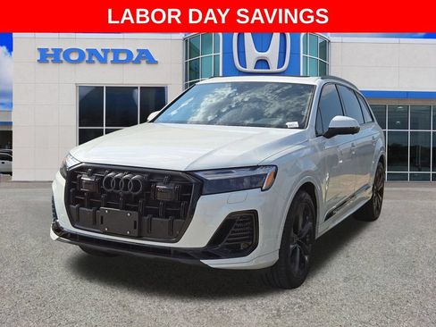Used 2025 Audi Q7 3.0T Premium Plus AWD/4WD image 7