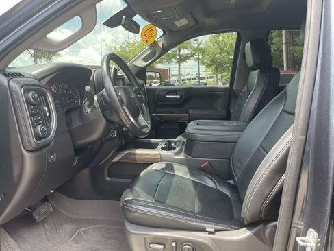 Used 2021 Chevrolet Silverado 1500 LT Trail Boss w/ Bed Protection Package AWD/4WD image 4