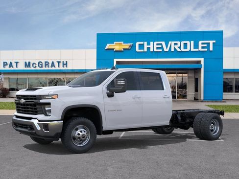 New 2026 Chevrolet Silverado 3500 W/T w/ WT Convenience Package AWD/4WD image 2