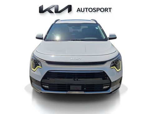 Certified 2023 Kia Niro SX FWD image 2