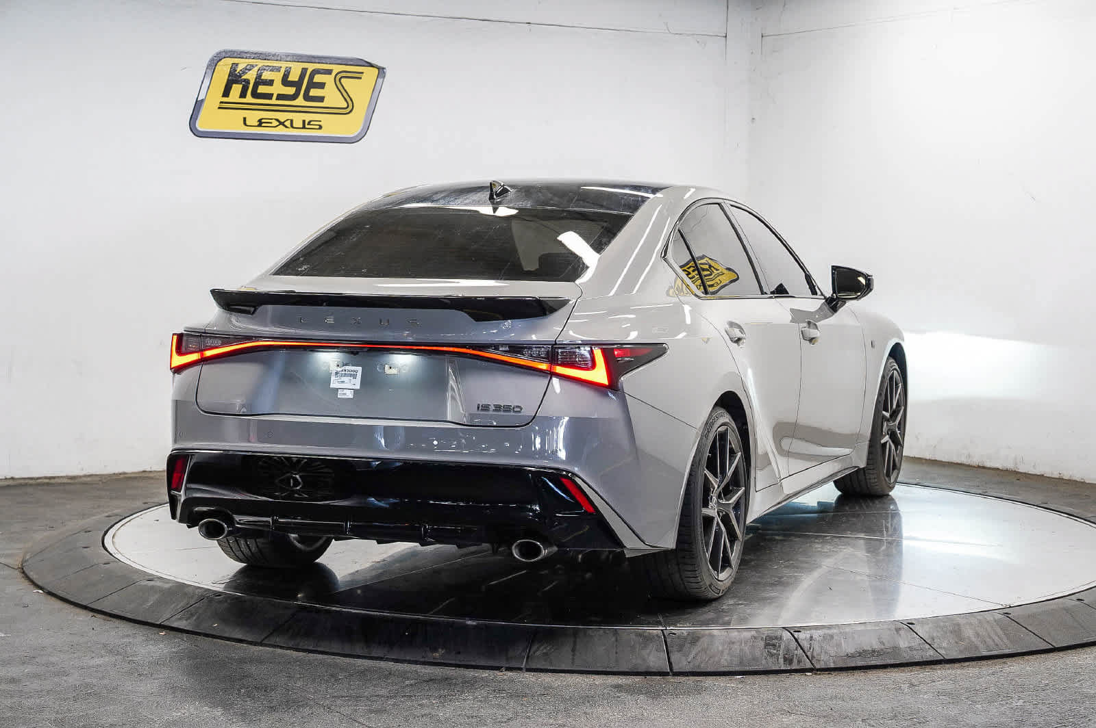 Used 2026 Lexus IS 350 F Sport w/ Technology Package RWD image 4